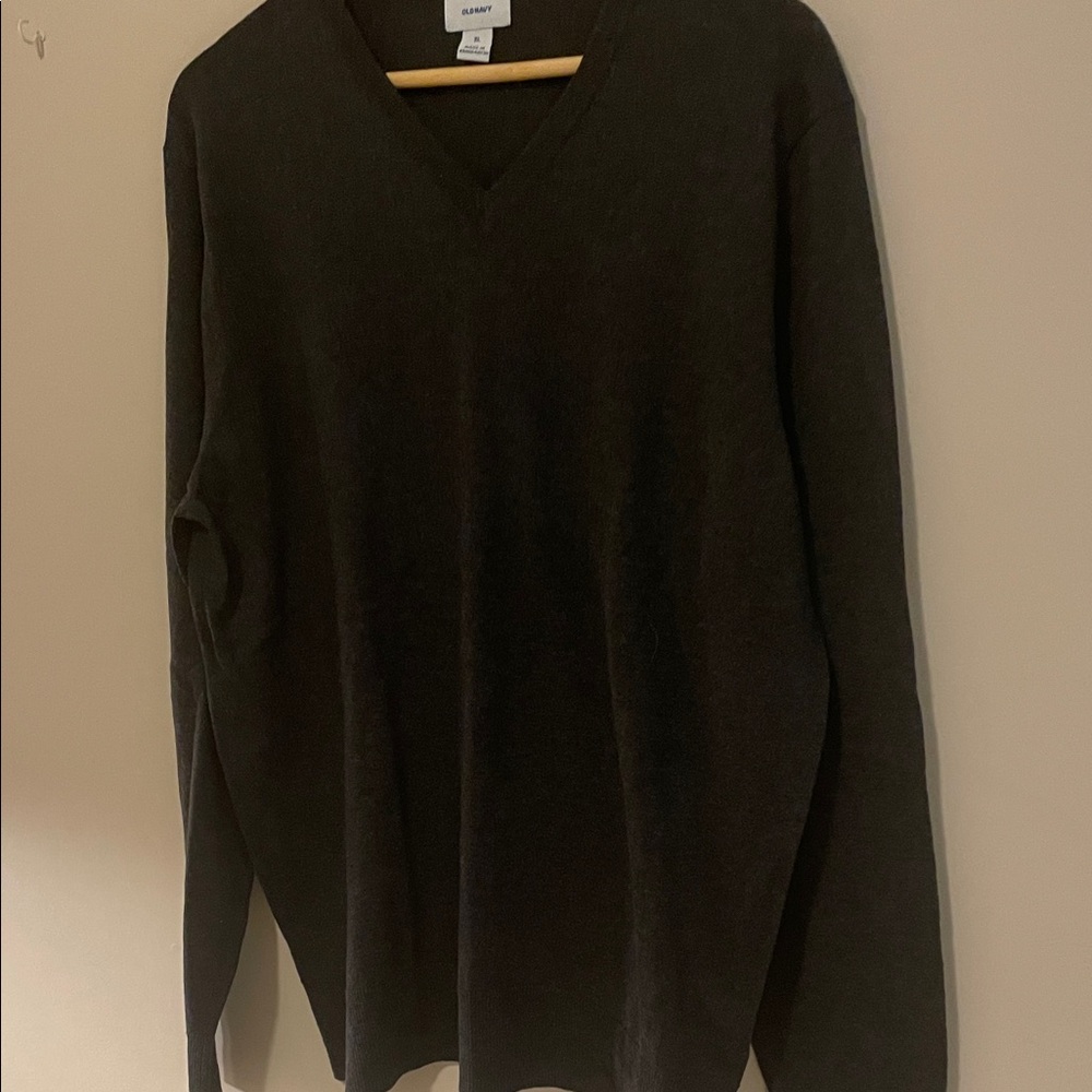 Old Navy Men's Dark Charcoal V-Neck Sweater